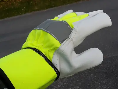 Leather safety gloves